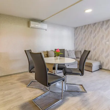 Vikendica Mobile Superior-6 By Interhome Pula