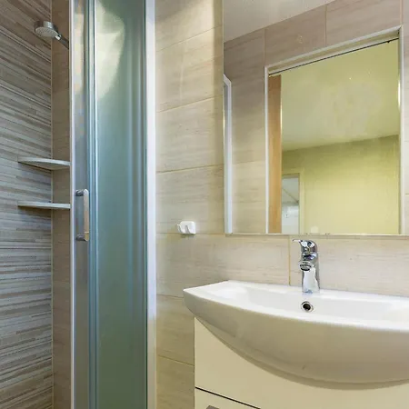 Mobile Superior-6 By Interhome Hébergement de vacances Pula